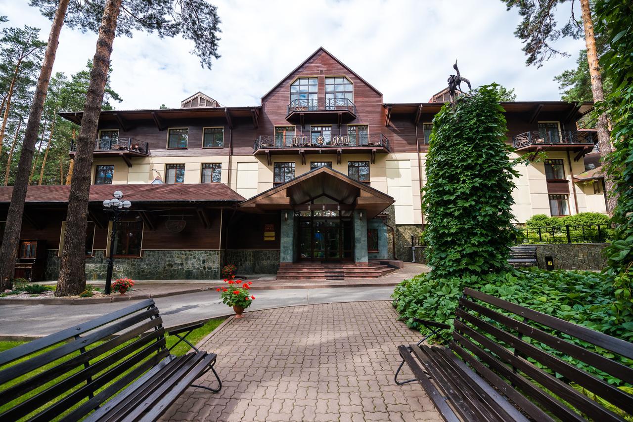 Park-Hotel Graal Kemerovo Zhuravlyovo Exterior photo